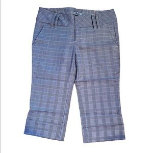 Juniors dressy pedal pushers.